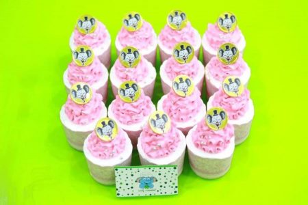 banh-sinh-nhat-ngo-nghinh-2012-12-31-bo-banh-cupcake-dep-mau-hong