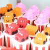 banh-sinh-nhat-ngo-nghinh-2016-11-21-cupcake-voi-oto-trang-tri-nhieu-mau