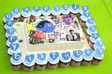 banh-sinh-nhat-ngo-nghinh-2017-03-31-happy-birthday-hoang-hai-5-tuoi-bo-lon-nho-cupcake-tre-tho-hon-nhien-in-hinh