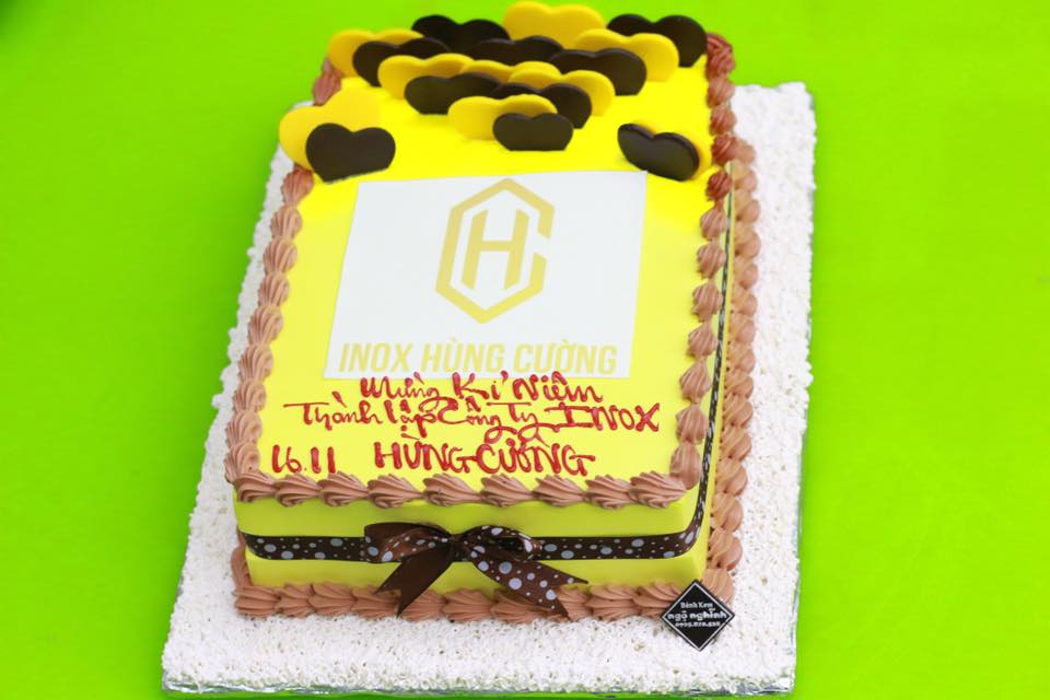 banh-kem-sinh-nhat-cong-ty-20x30cm-600k-ky-niem-thanh-lap-thuong-hieu-noi-tieng-sinh-nhat-nhan-vien-chuc-mung-khai-truong-ngo-nghinh-dep-sang-trong-7
