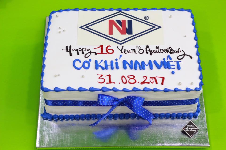 banh-kem-sinh-nhat-cong-ty-20x30cm-600k-ky-niem-thanh-lap-thuong-hieu-noi-tieng-sinh-nhat-nhan-vien-chuc-mung-khai-truong-ngo-nghinh-dep-sang-trong-8