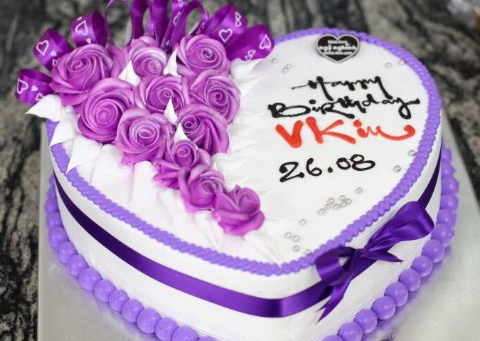 Bánh kem sinh nhật trái tim đỏ rực in hình tặng vợ yêu - Bánh Thiên Thần :  Chuyên nhận đặt bánh sinh nhật theo mẫu