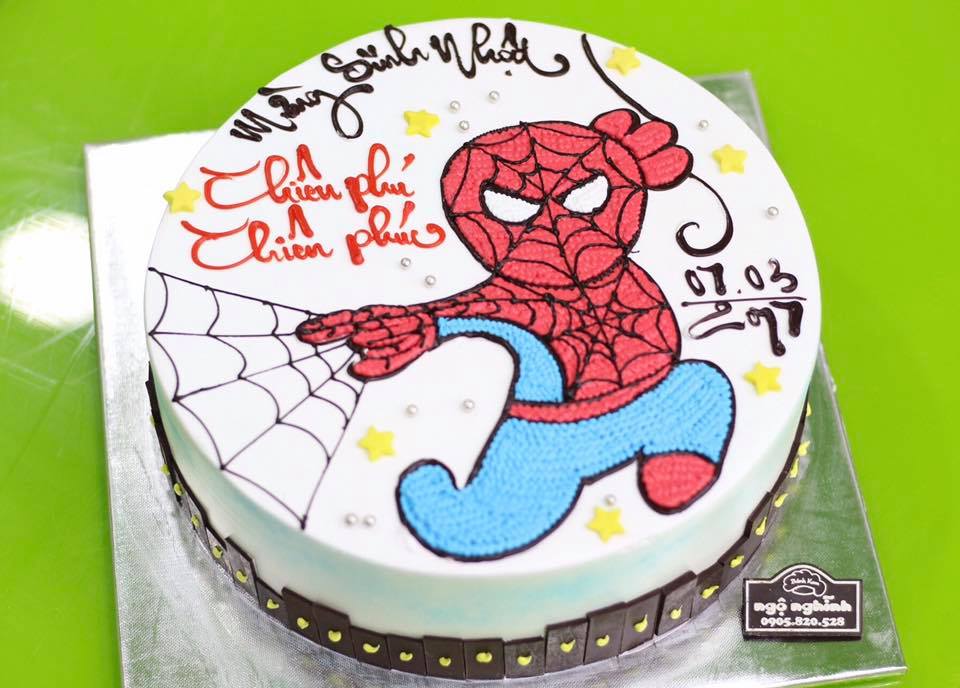 Bạn đang tìm kiếm một món quà đặc biệt cho ngày sinh nhật của con trai, cháu trai hay em trai của mình? Bánh sinh nhật vẽ hình siêu nhân, đặc biệt là với hình Spiderman, sẽ khiến trẻ em háo hức và vui sướng hơn bao giờ hết. Đừng bỏ lỡ cơ hội để xem bức ảnh bánh đầy màu sắc và sinh động này!