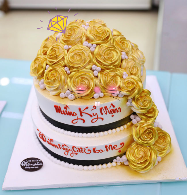 39-banh-kem-sinh-nhat-2-tang-bat-hoa-hong-ma-vang-mung-ky-niem