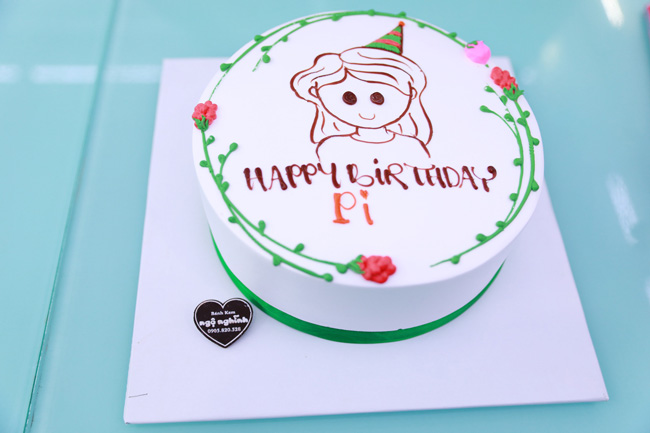 Bánh sinh nhật vẽ chibi cô gái trang trí đơn giản dễ thương tặng ...