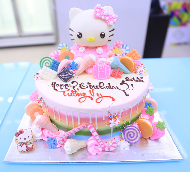 Bánh kem sinh nhật Hello Kitty là một lựa chọn tuyệt vời để mừng sinh nhật của bạn. Hình ảnh liên quan đến bánh kem này chắc chắn sẽ khiến bạn liên tưởng đến một bữa tiệc sinh nhật đầy màu sắc và vui nhộn với những chiếc bánh kem xinh xắn được trang trí hình con mèo Hello Kitty dễ thương.